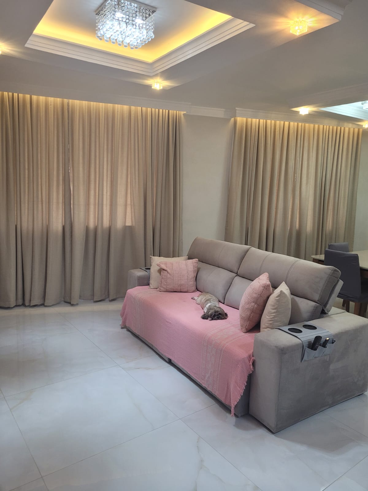 Cortina de Gaze de Linho bege com forro blackout 70% bege para varão simples com ilhós imbuia Cliente Elaine ( D ) 