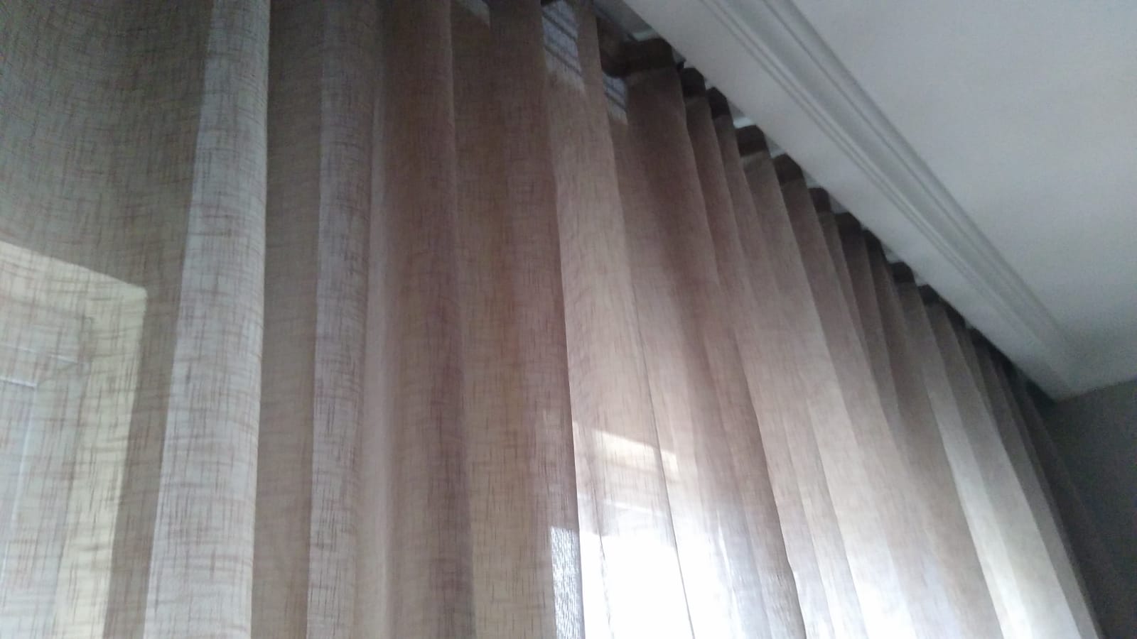 Cortina de Voil Cross bege claro com Forro Blackout 100% branco gelo  - Para Trilho Suisso Max SIMPLES  8,10 x 2,80 ( Cliente Maisa ) ( D )