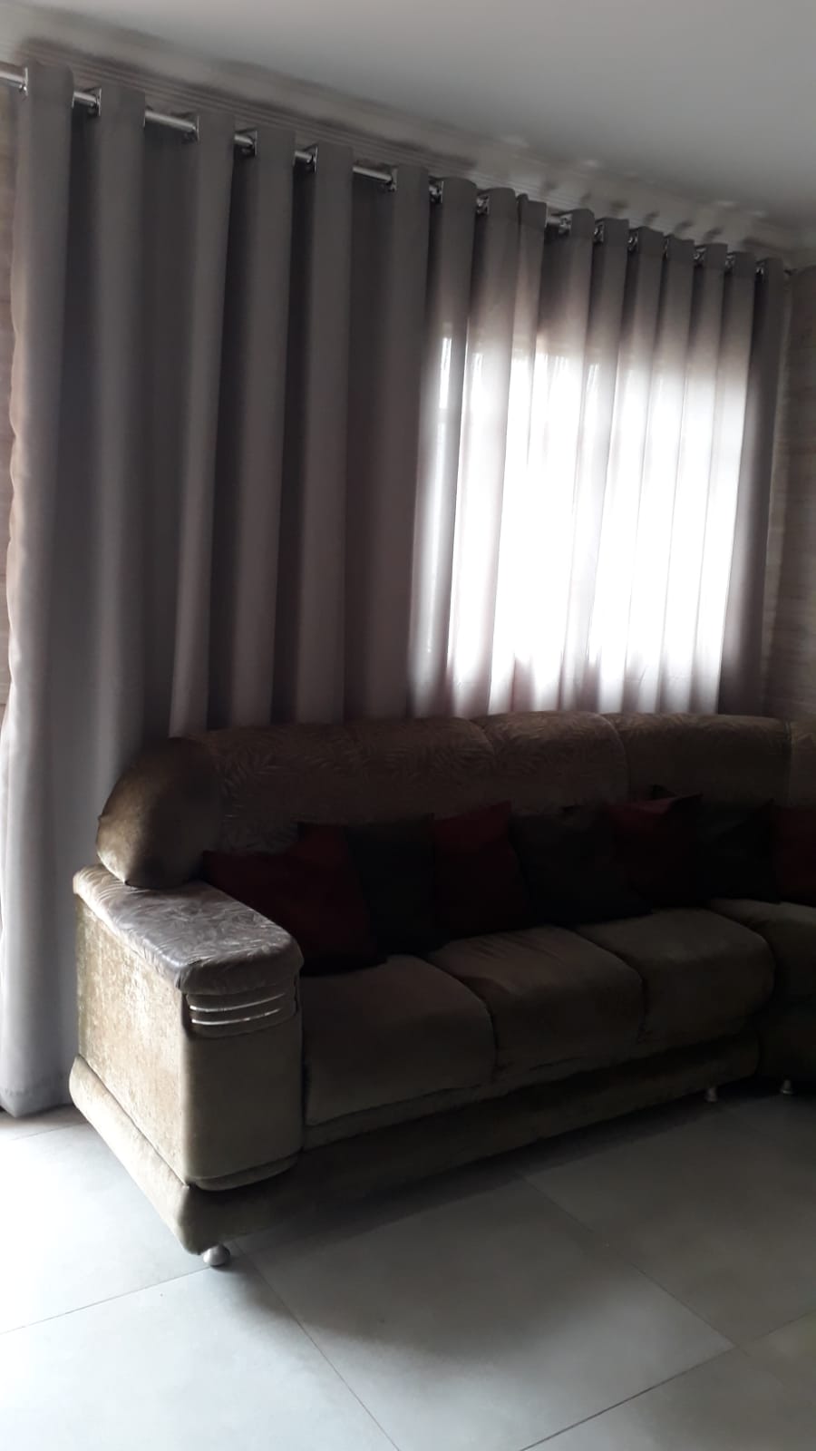 Cortina de Voil Liso cinza com Forro Microfibra cinza - Para Varão Simples com ilhós cromado 8,00 x 2,65 ( Cliente Mirelle ) ( D )
