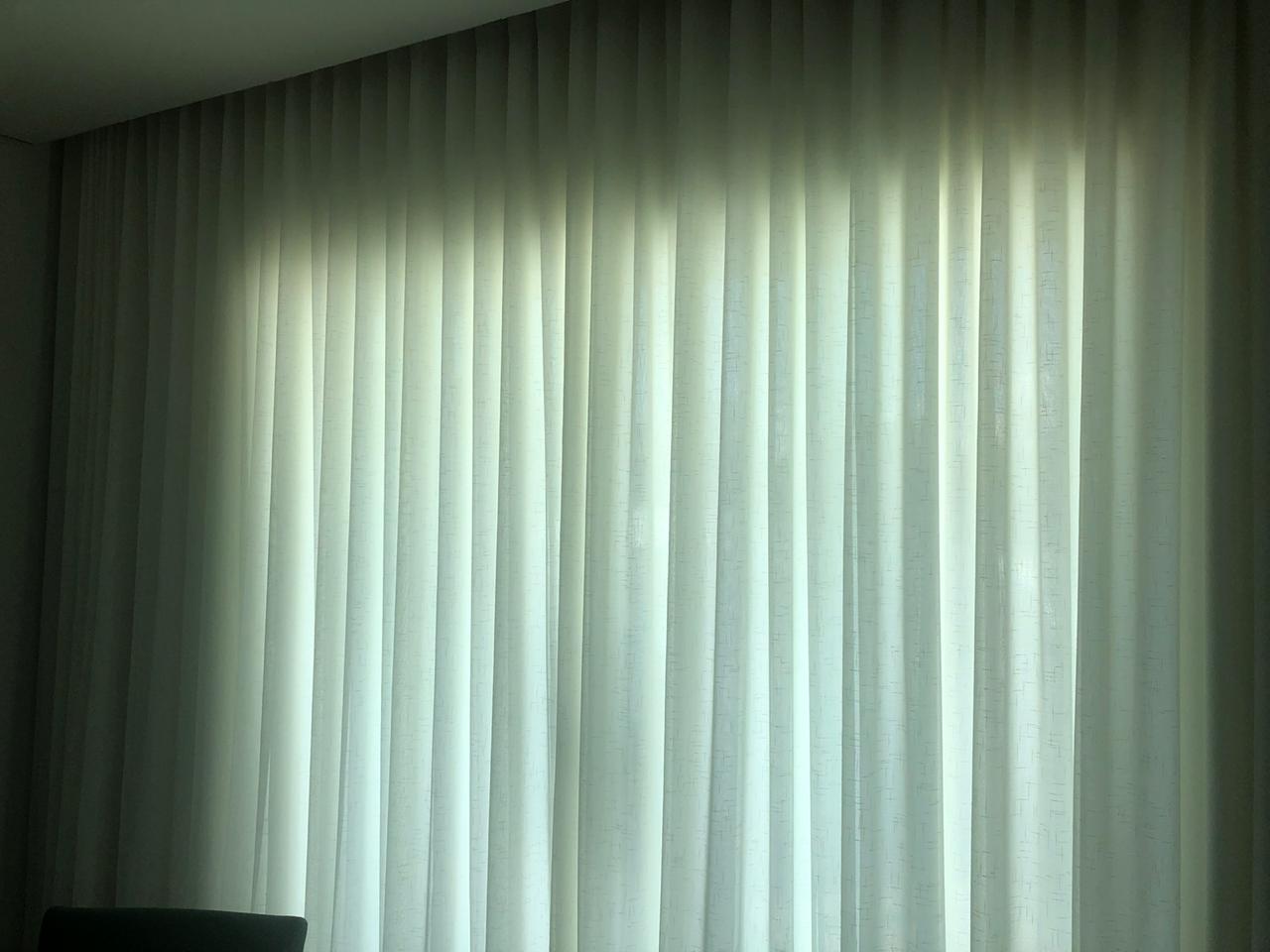  Cortina de Voil Liso Off White com Forro Microfibra Branca - Para Varão Simples 4,00x1,80  ( Ver Descrição) W