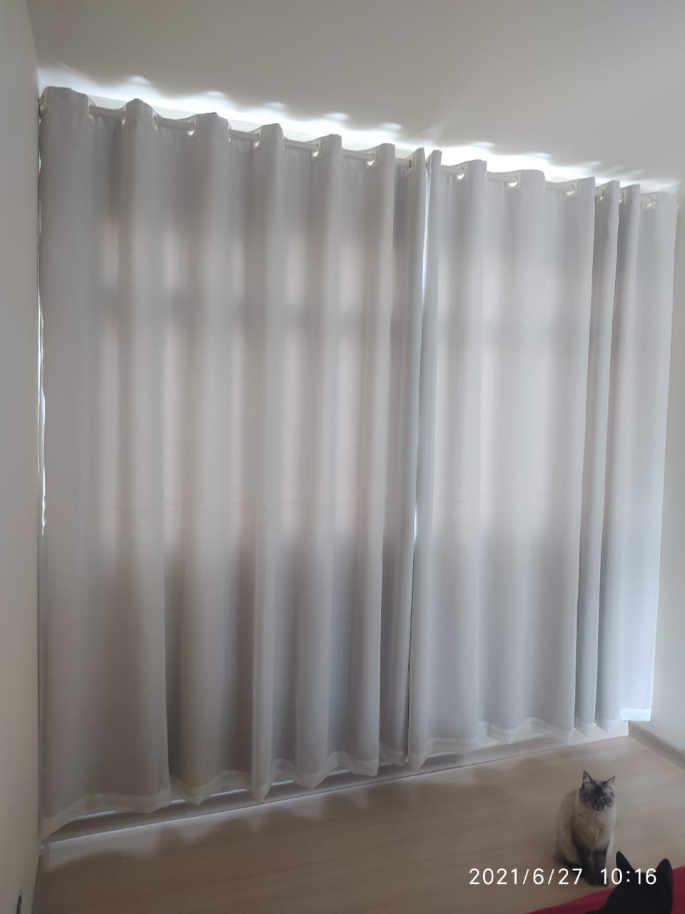 Cortina de Voil Rustico branco com Forro Blackout 70% branco gelo - Para Varão Simples com ilhós cromado ( Cliente Georgia ) ( D )