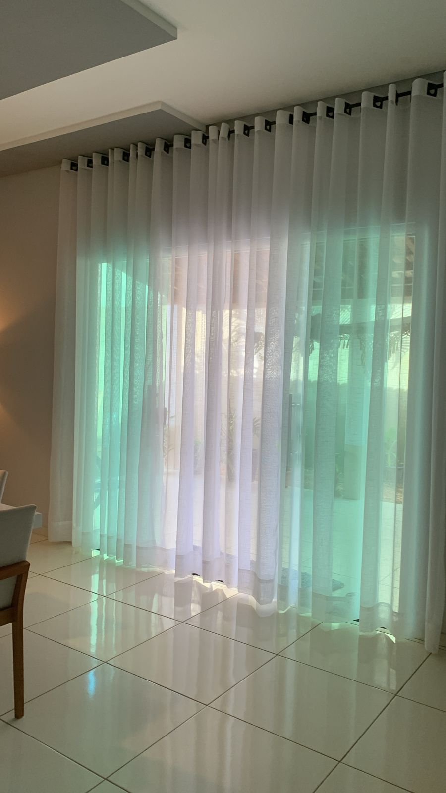 Cortina de Voil Rustico branco sem Forro - Para Varão Simples com ilhós imbuia 8,00 x 2,50 ( Cliente Leandra ) ( D )
