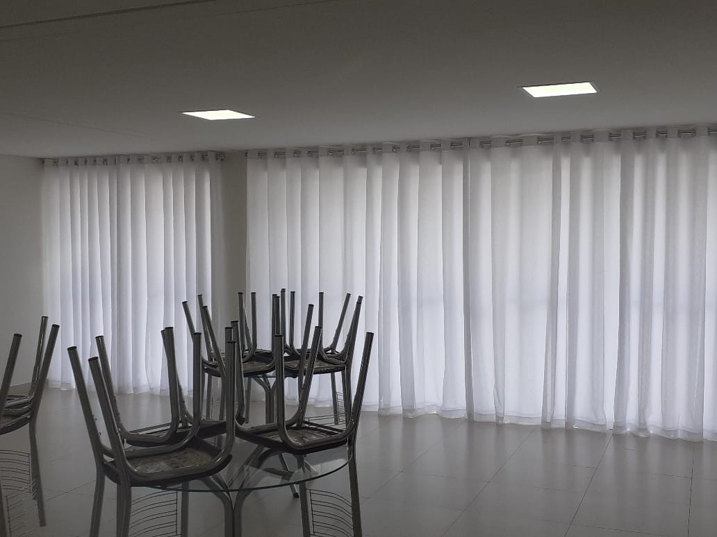 Cortina de Voil Trabalhado branco com Forro Microfibra branco- Para Varão Simples com ilhós cromado 9,00 x 2,40 ( Cliente Juliano ) ( D )