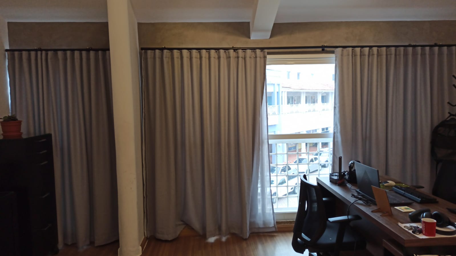 Cortinas de Gaze de Linho cinza com Forro Blackout 70% cinza - Para Trilho Suisso Max SIMPLES 5,40 x 2,68 ( Cliente Nando ) ( D )