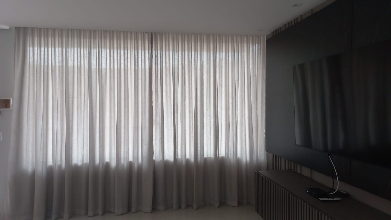 Cortinas, passadeira e colcha ( cliente Jacqueline prima da Vanessa ) ( D )