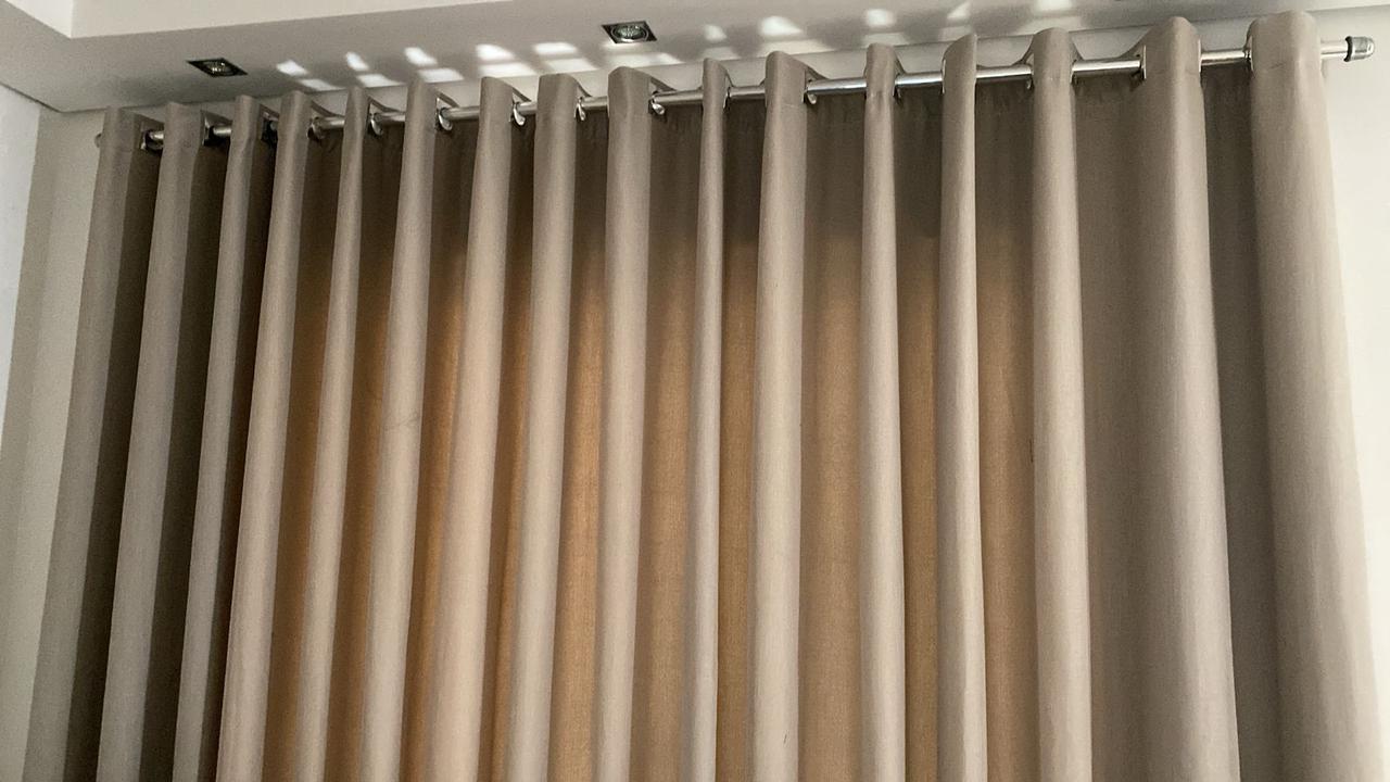 Kit de 2 Cortina de Blackout 70% bege sem voil- Para Varão Simples com ilhos cromado ( cliente Cristiana ) ( D )