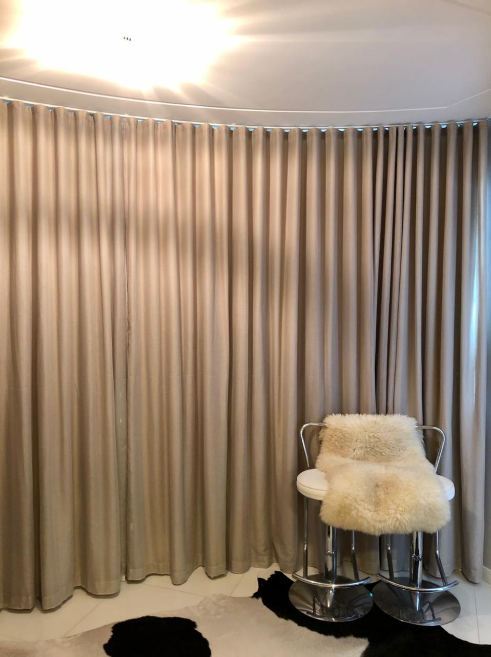 Kit de 2 Cortinas de Voil liso perola com Forro Blackout 70% bege - Para Trilho Suisso Max SIMPLES ( Cliente Priscila Emival ) ( D )